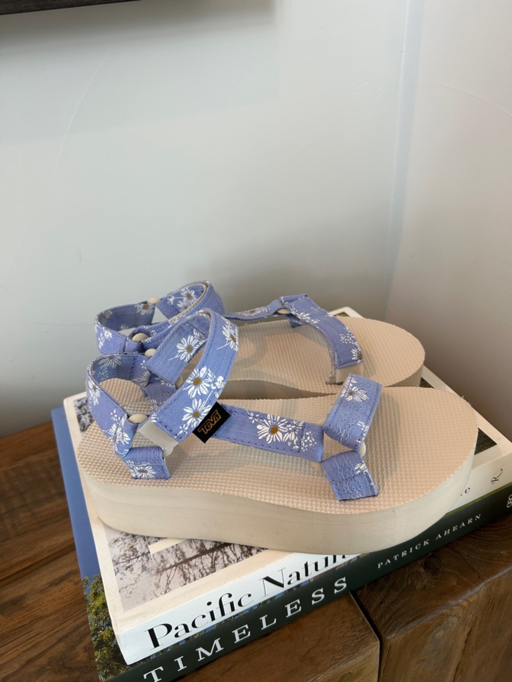 Teva Flatform Gloriosa Universal Perwinkle Daisies Platform Sandals EUC - Picture 6 of 12